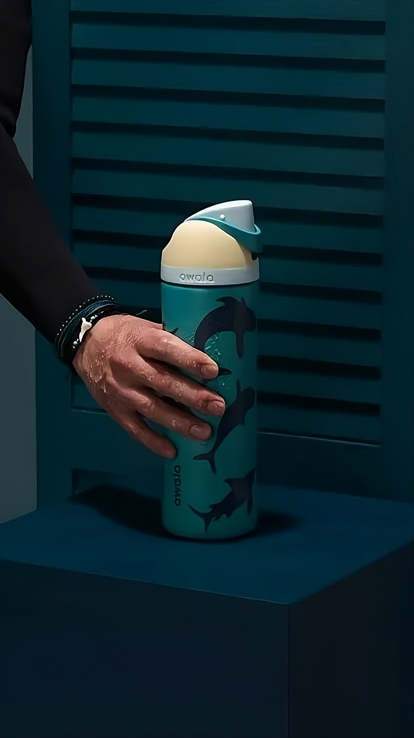 Owala Fin Frenzy 24oz FreeSip Bottle